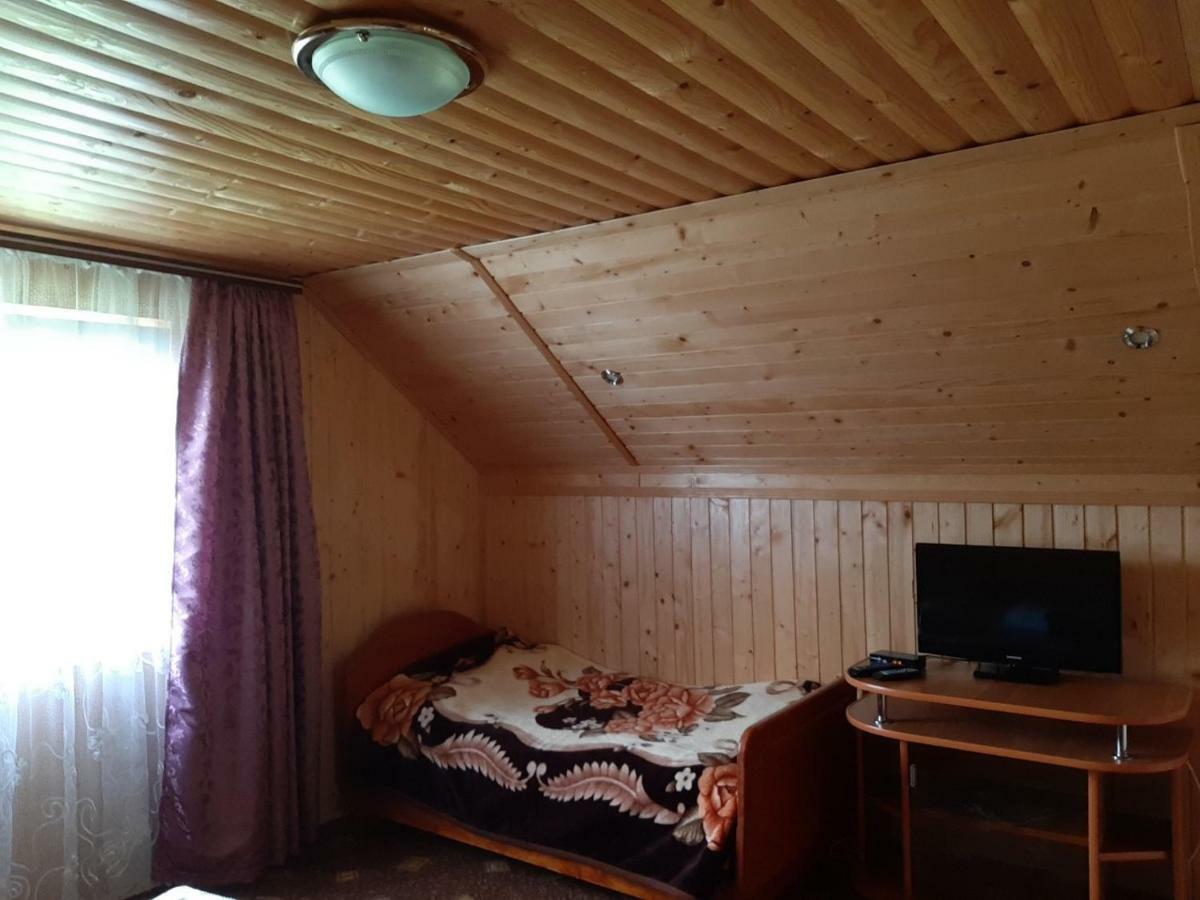 Котедж "Барвінок" Werchowyna Exterior foto